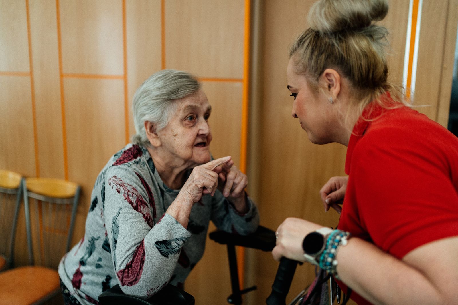 In-home caregiver talking with an older adult receiving disability care in Cairo, GA